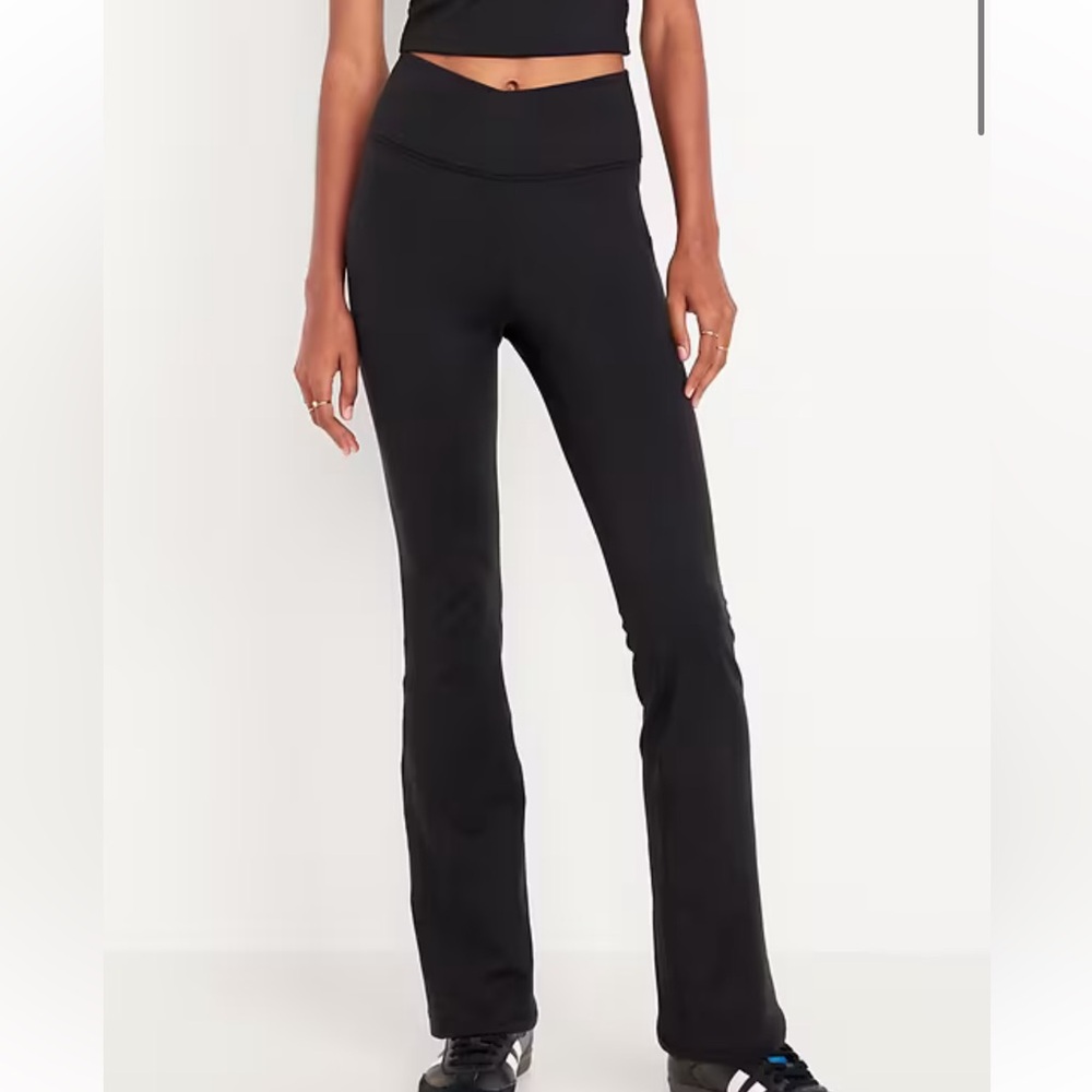 Extra High-Waisted CloudComfy Boot-Cut Leggings